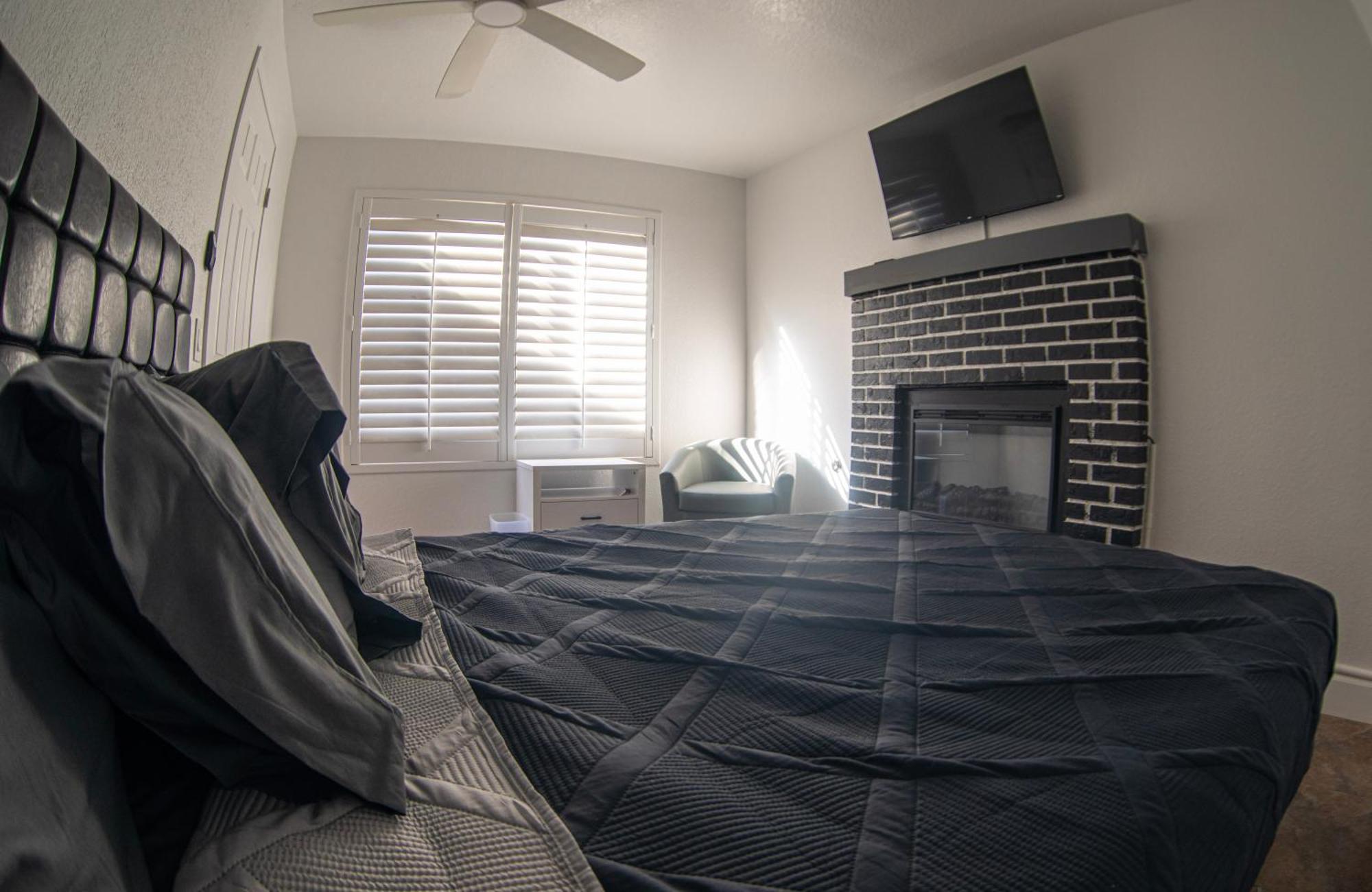 Comfy Expansive Home - Near The Strip - Heated Pool Las Vegas Bagian luar foto